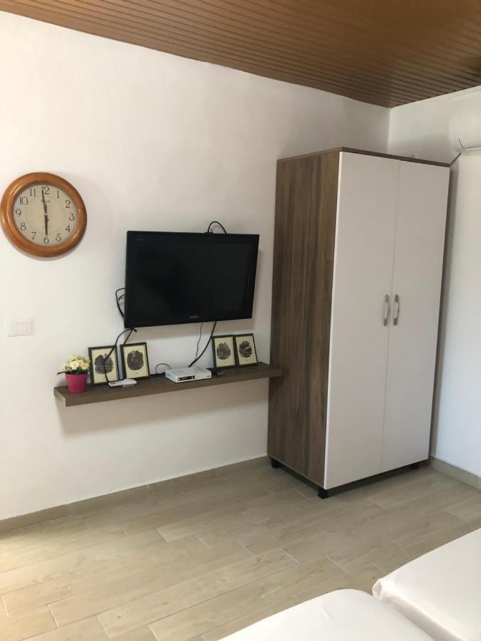 Olive House. Hotel Vlorë Buitenkant foto